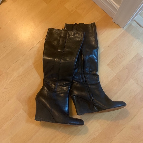 Boots - Picture 1 of 5